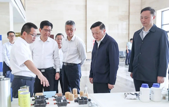 省科技廳來(lái)盱調(diào)研凹凸棒石產(chǎn)業(yè)發(fā)展工作